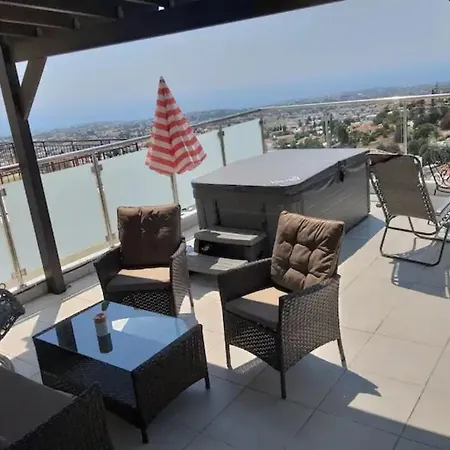 Panoramic Holidays Apartment *